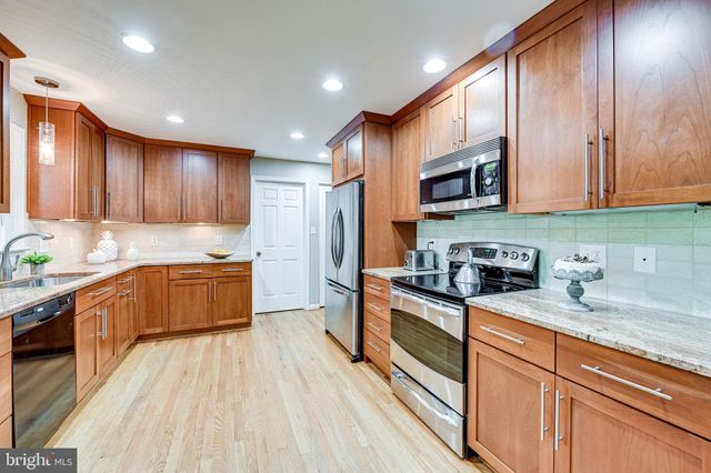 $1,100,000 | 1514 Snughill Court, Vienna, VA 22182