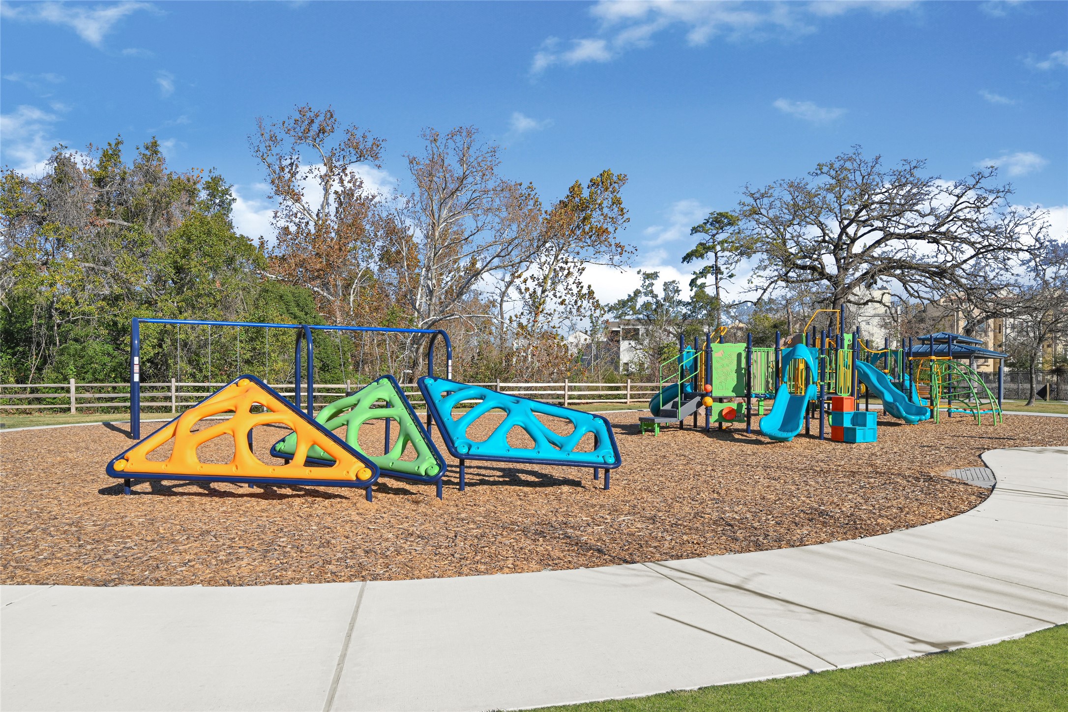 1750 West 23rd Street Houston, TX 77008 - Photo 32 of 39 Park across the steer