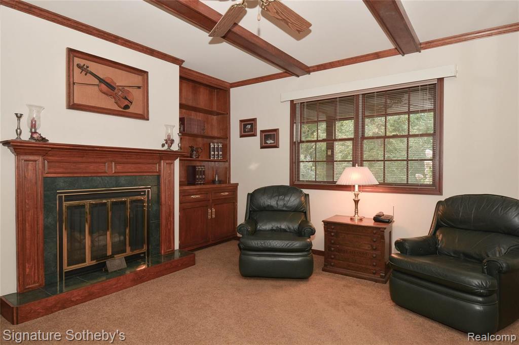 8463 Hartland Road Fenton, MI 48430 - Photo 11 of 54