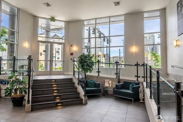 $3,195 | 699 John Street, Unit 515, Seattle, WA 98109