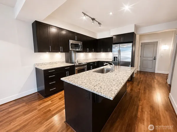 $3,195 | 699 John Street, Unit 515, Seattle, WA 98109