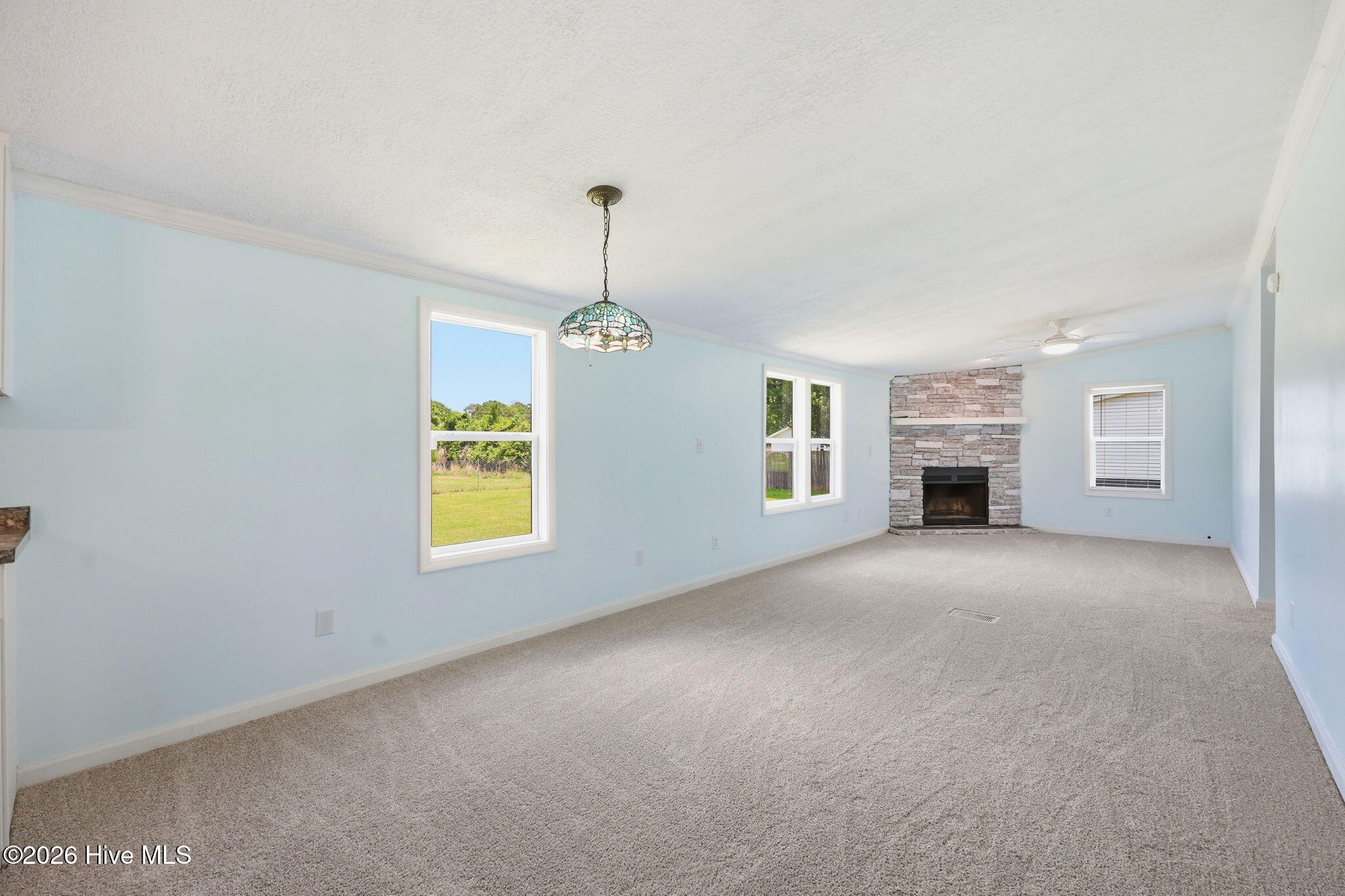 204 Kings Parkway Hubert, NC 28539 - Photo 16 of 30 Den / Great Room