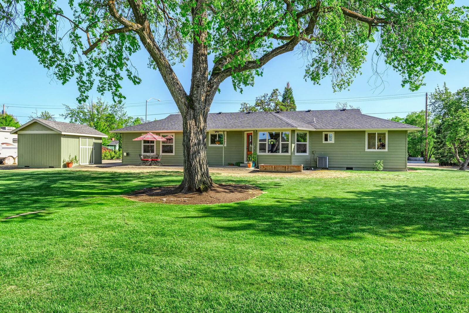2241 Roberts Road Medford, OR 97504 - Photo 45 of 65 21_RR_21_mls