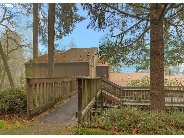 210 Trailside Loop, Unit 210 Eugene, OR 97405 - Photo 1 of 26 Gallery Image 1