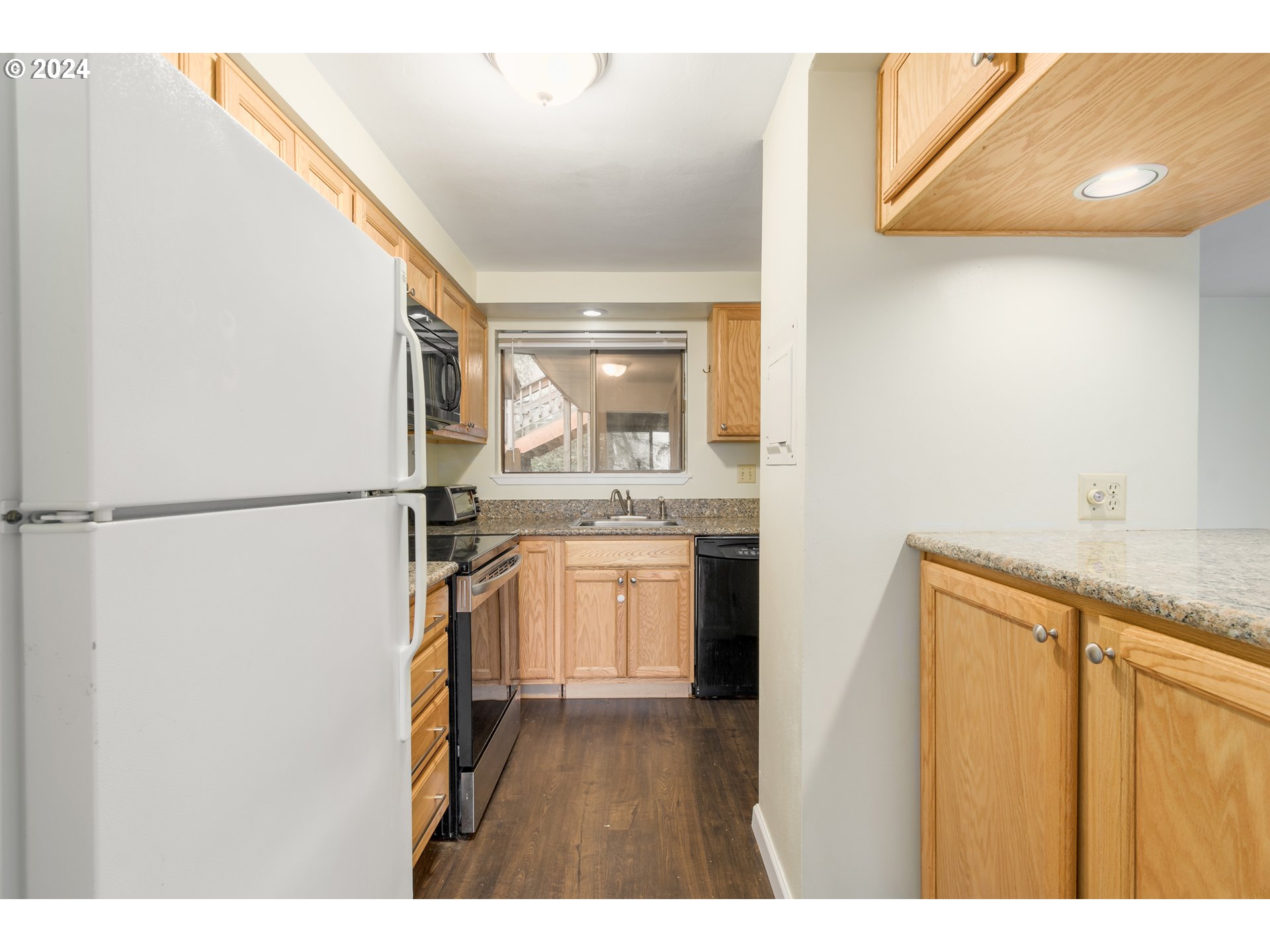 210 Trailside Loop, Unit 210 Eugene, OR 97405 - Photo 11 of 26 Gallery Image 11