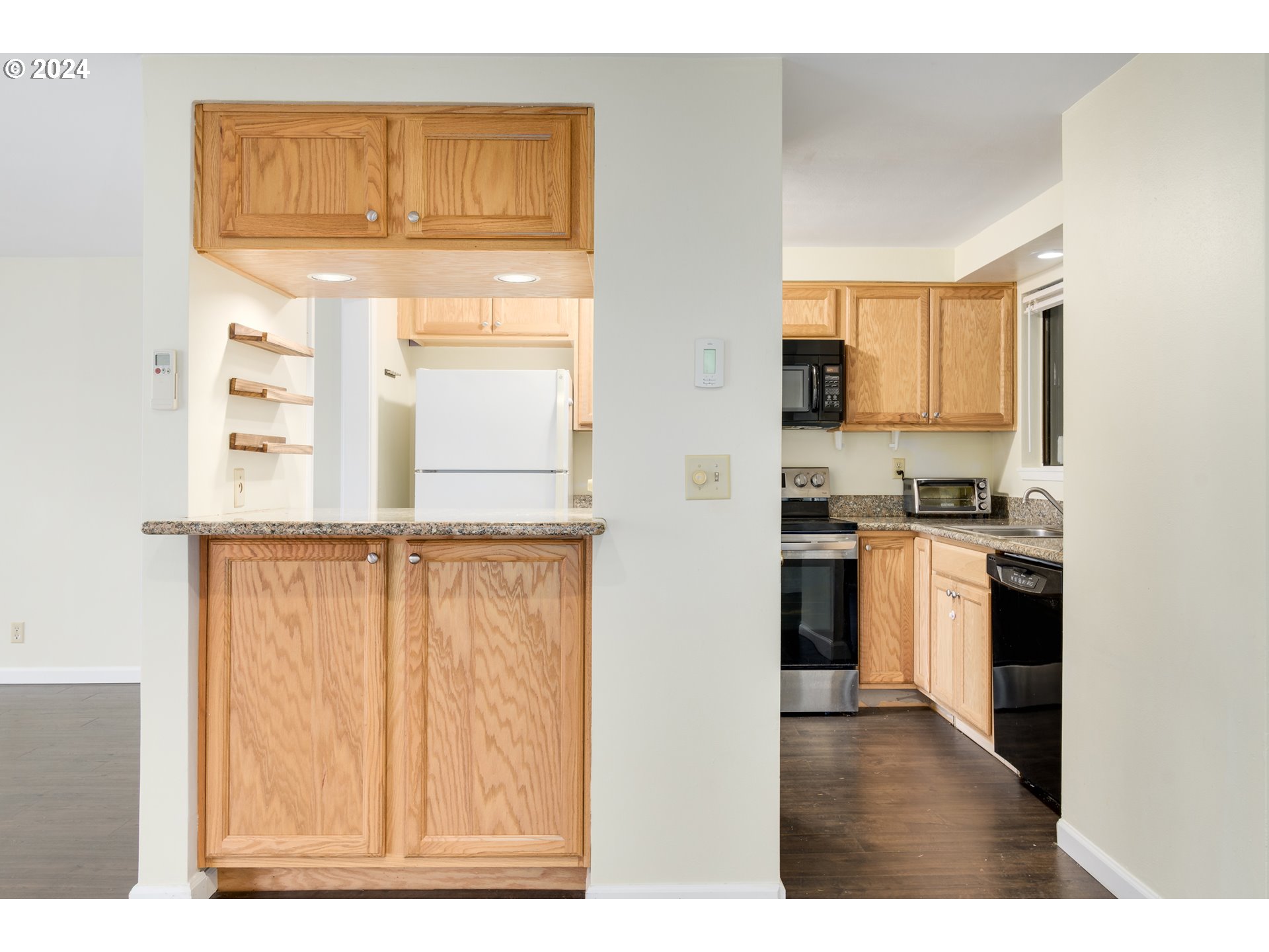 210 Trailside Loop, Unit 210 Eugene, OR 97405 - Photo 15 of 26 Gallery Image 15