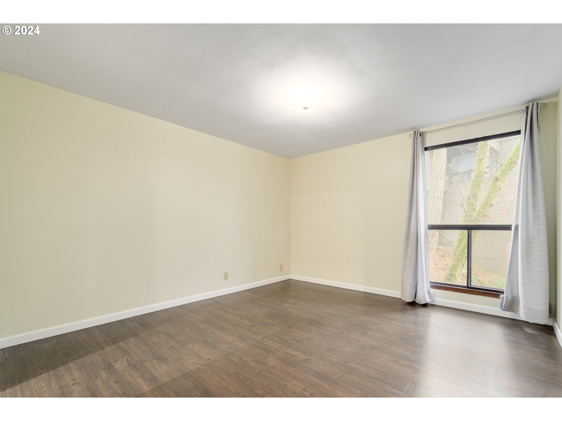 210 Trailside Loop, Unit 210 Eugene, OR 97405 - Photo 16 of 26 Gallery Image 16