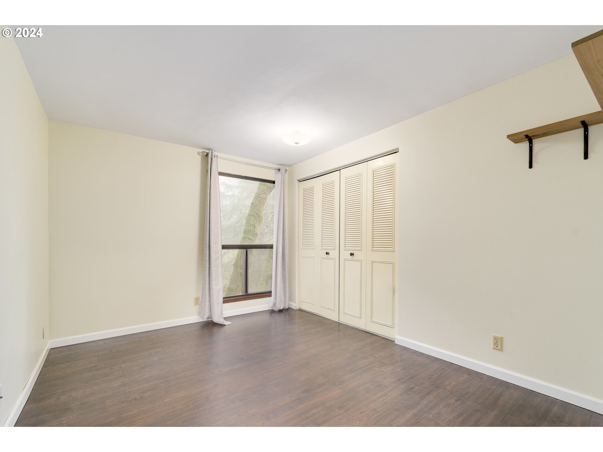 210 Trailside Loop, Unit 210 Eugene, OR 97405 - Photo 20 of 26 Gallery Image 20