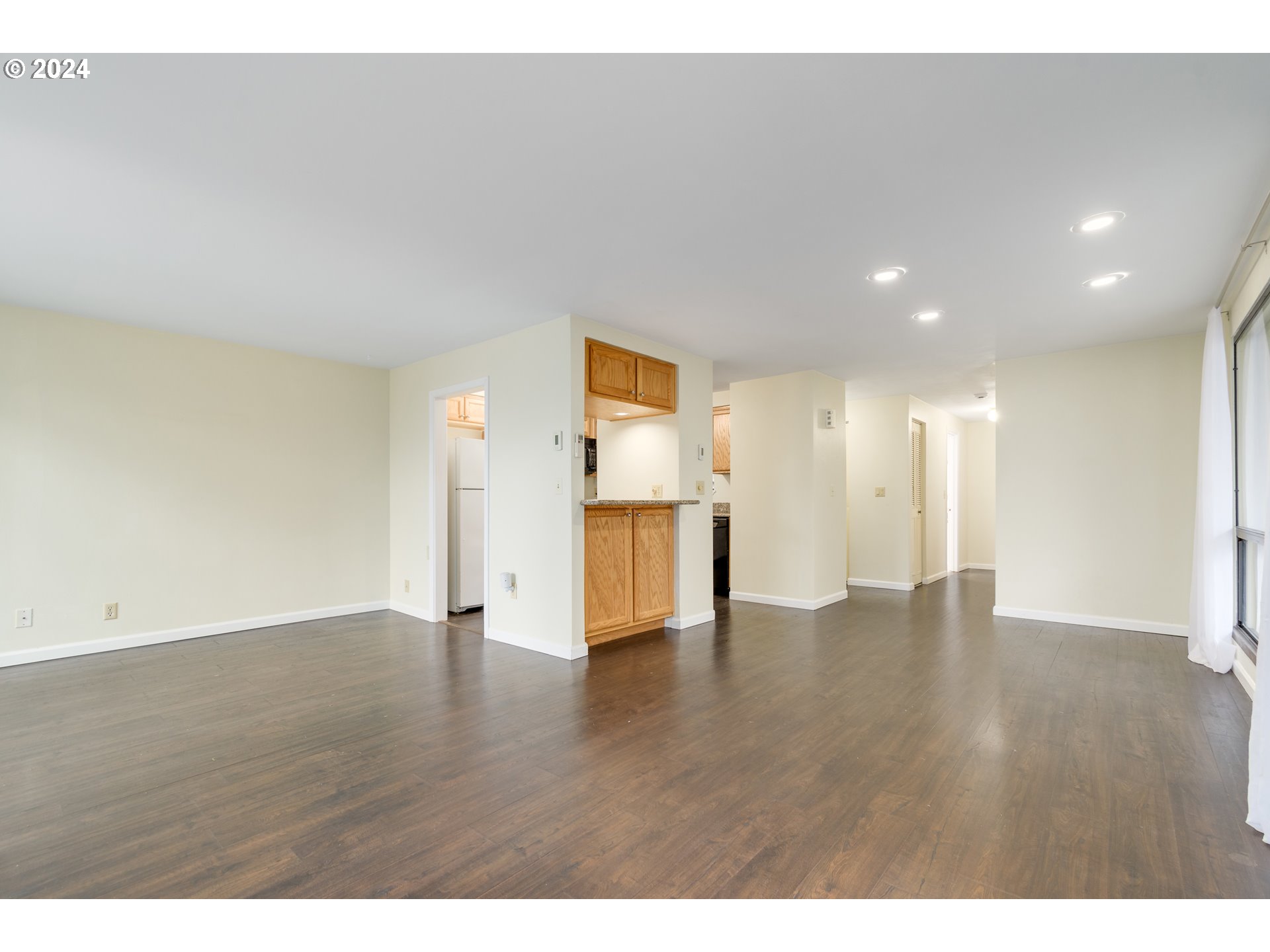 210 Trailside Loop, Unit 210 Eugene, OR 97405 - Photo 6 of 26 Gallery Image 6
