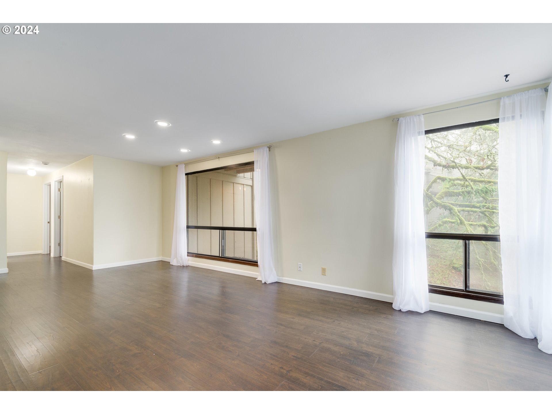 210 Trailside Loop, Unit 210 Eugene, OR 97405 - Photo 7 of 26 Gallery Image 7