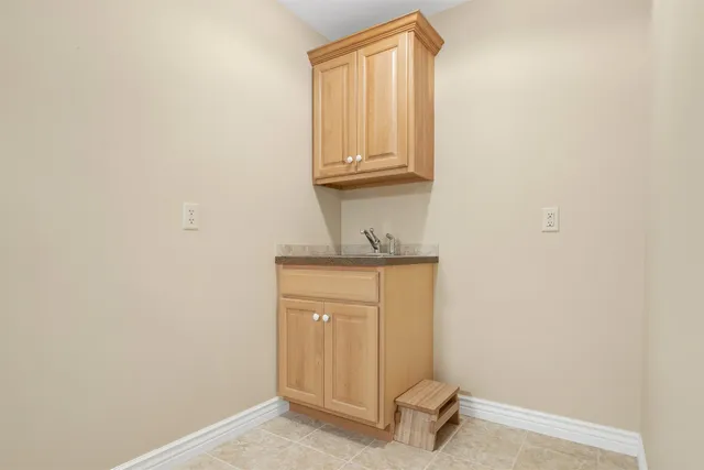 $365,000 | 113 Kingsway, Hesston, KS 67062