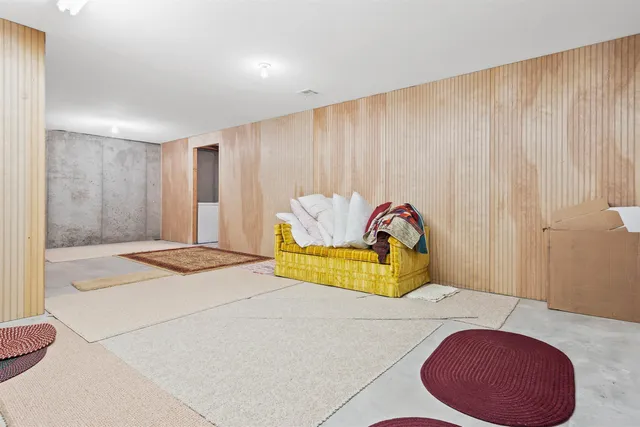 $365,000 | 113 Kingsway, Hesston, KS 67062