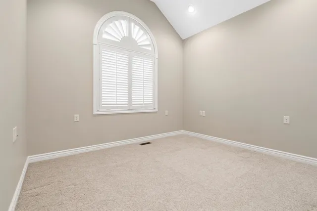 $365,000 | 113 Kingsway, Hesston, KS 67062