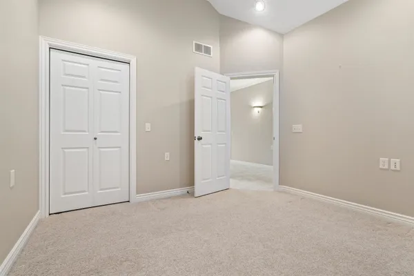 $365,000 | 113 Kingsway, Hesston, KS 67062