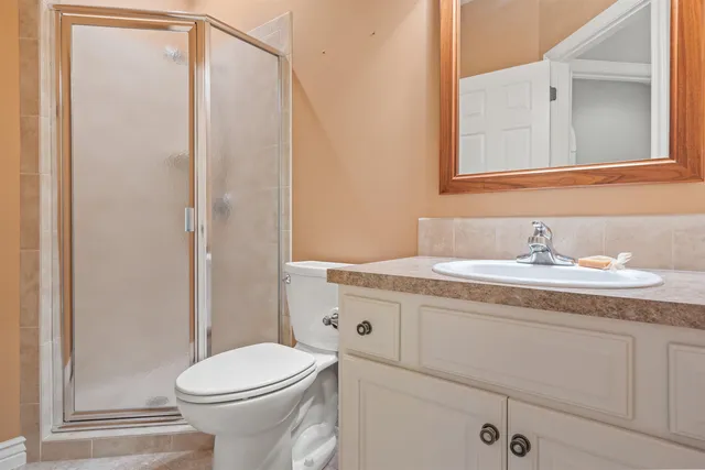 $365,000 | 113 Kingsway, Hesston, KS 67062