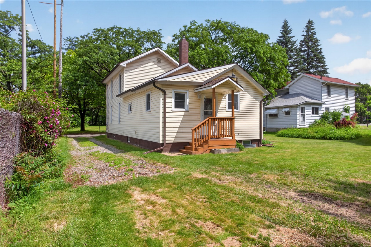 709 Detroit Street Jackson, MI 49201 - Photo 7 of 38