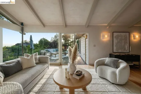 $2,290,000 | 12131 Skyline Boulevard, Oakland, CA 94619