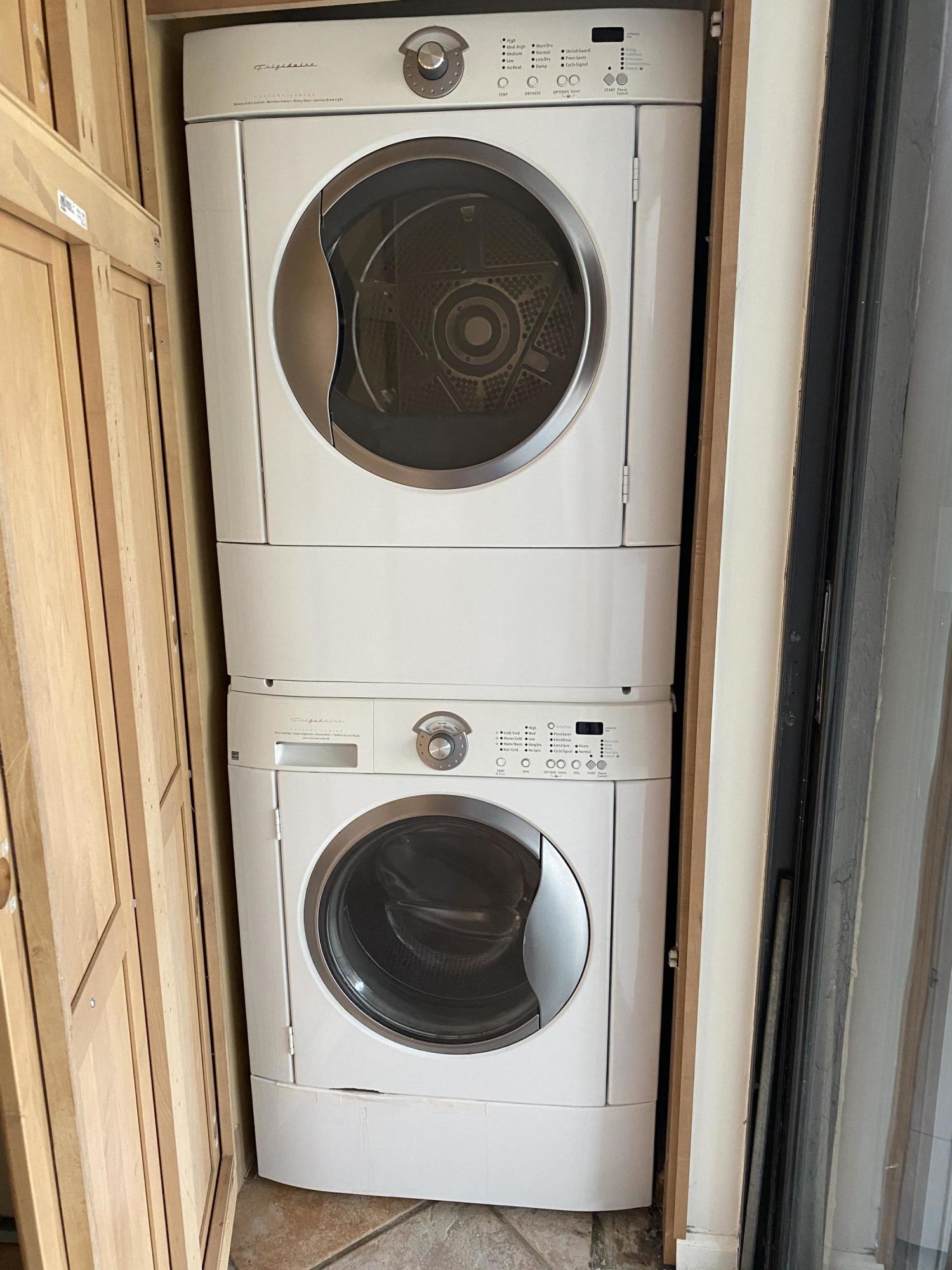 6642 Thornhill Court Boca Raton, FL 33433 - Photo 17 of 30 WASHER DRYER