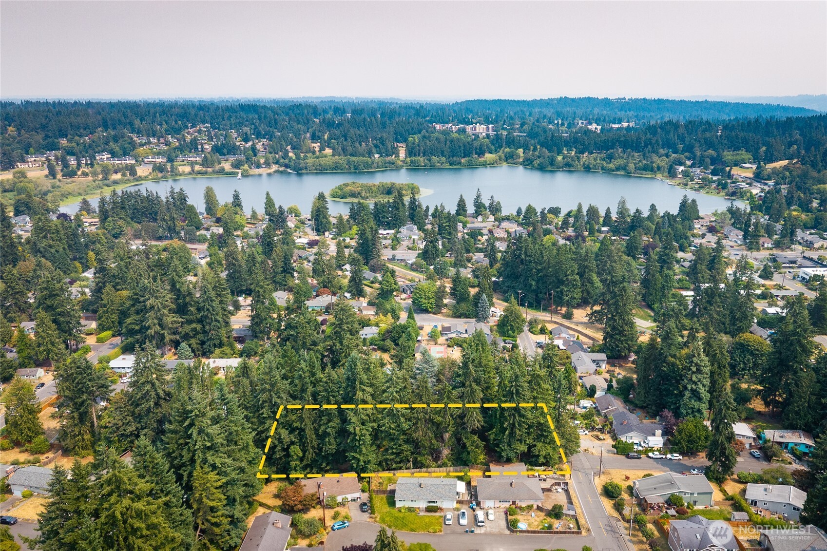 7915 240th Street Southwest Edmonds, WA 98026 - Photo 3 of 5 Gallery Image 3