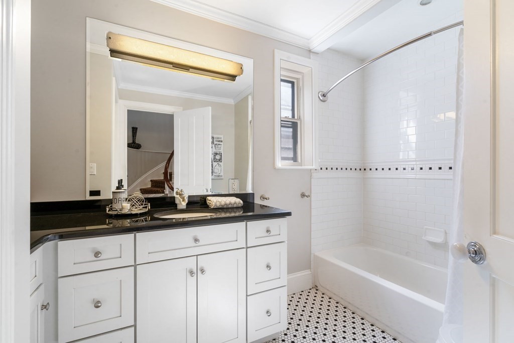 4 Rutland Square Boston, MA 02118 - Photo 33 of 41