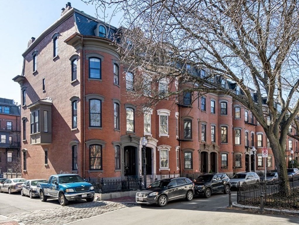 4 Rutland Square Boston, MA 02118 - Photo 34 of 41