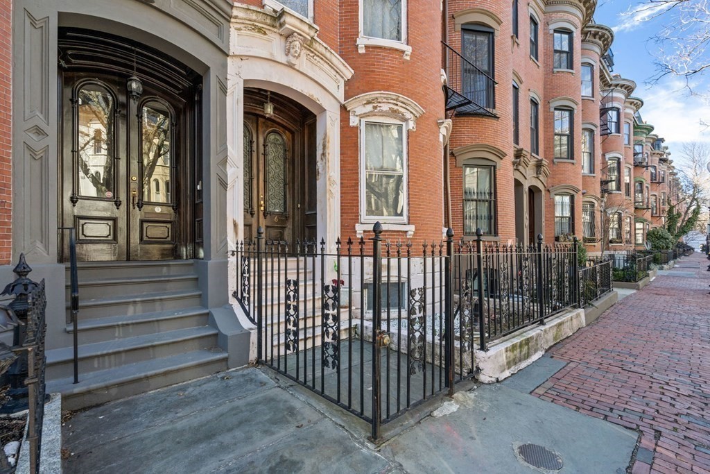 4 Rutland Square Boston, MA 02118 - Photo 35 of 41