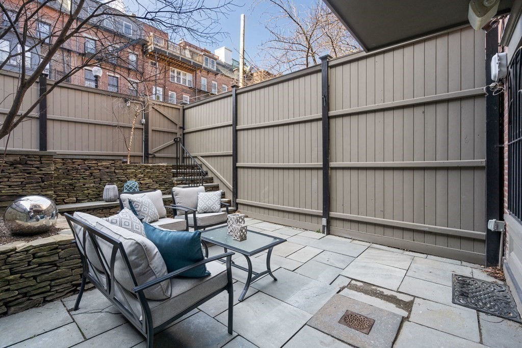 4 Rutland Square Boston, MA 02118 - Photo 9 of 41