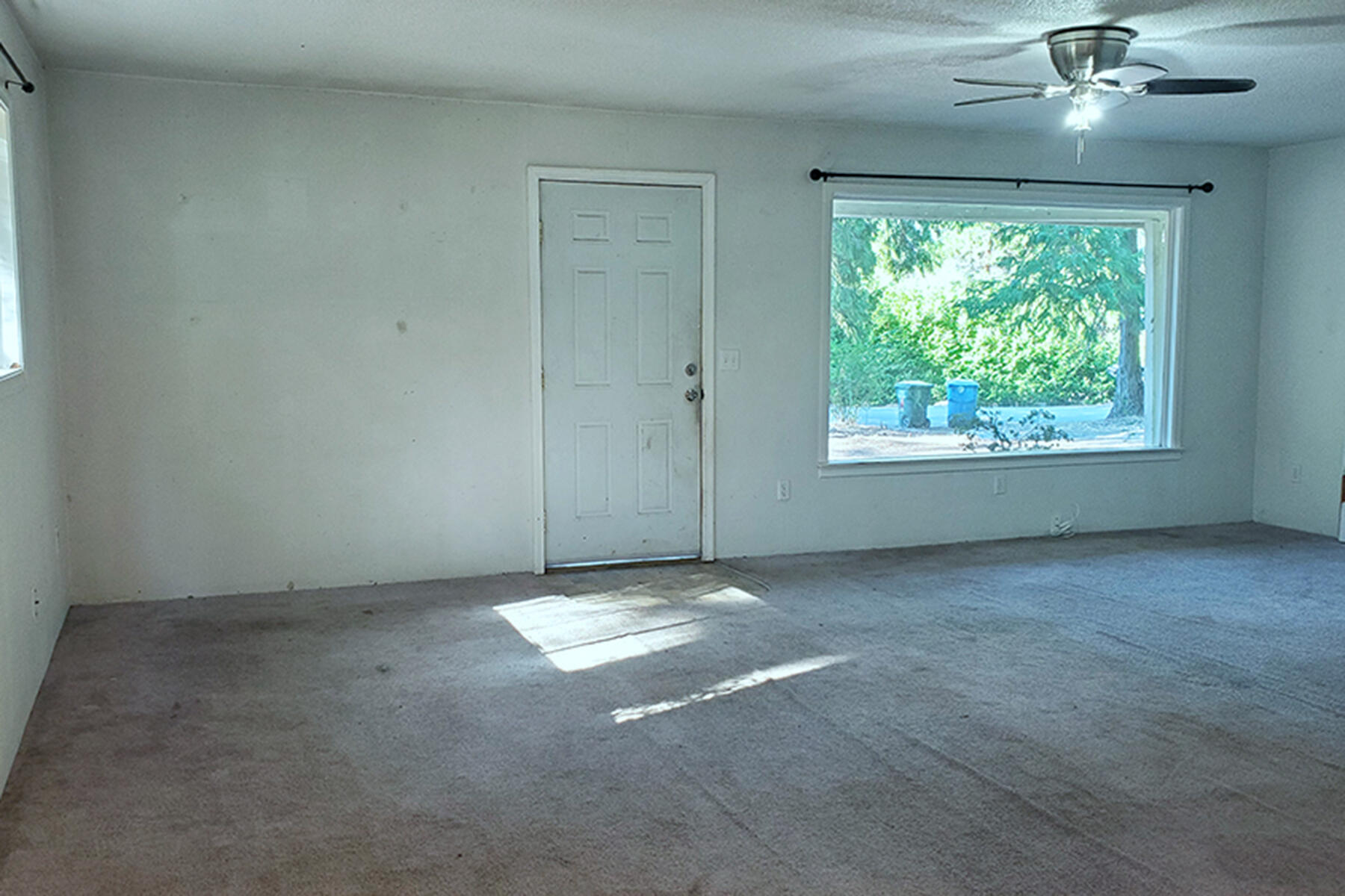 3801-3831 Almar Road Grants Pass, OR 97527 - Photo 23 of 38 3831 Almar 6 liv