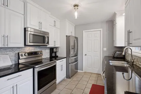 $475,000 | 1615 Garland Lane North, Plymouth, MN 55447