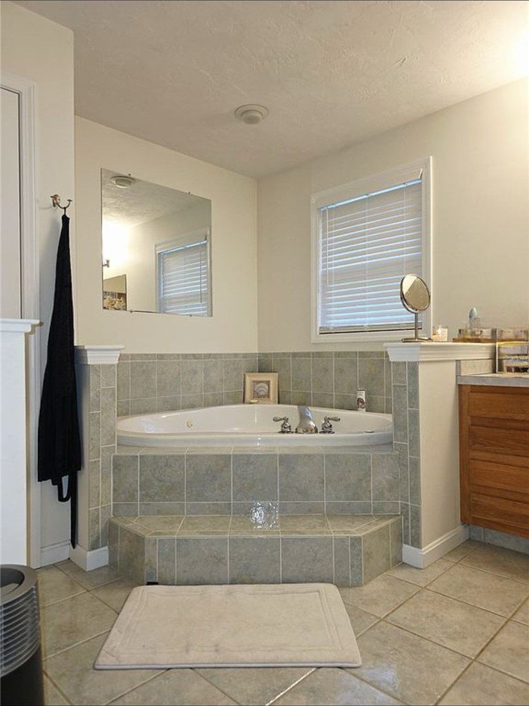 131 East Killingly Road Foster, RI 02825 - Photo 25 of 31