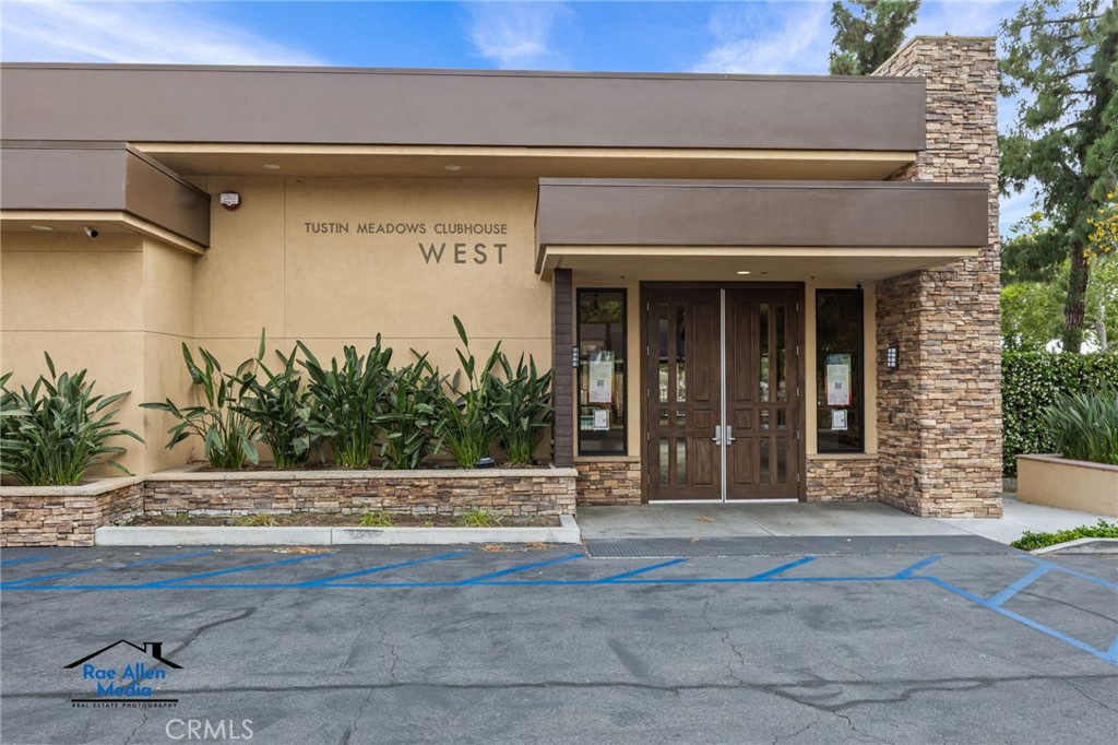 14892 Braeburn Road Tustin, CA 92780 - Photo 49 of 61