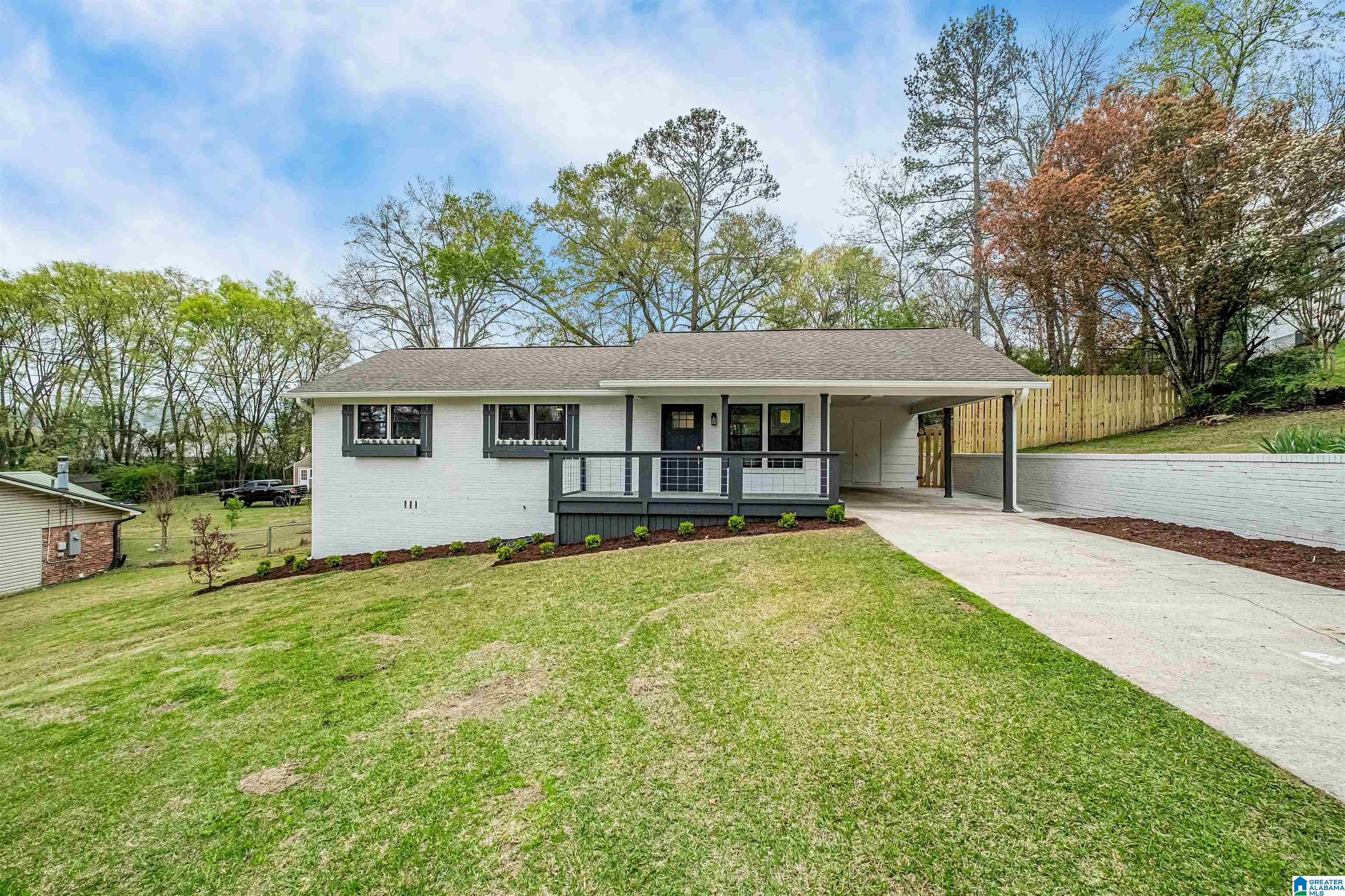 605 King Valley Circle Pelham, AL 35124 - Photo 2 of 34