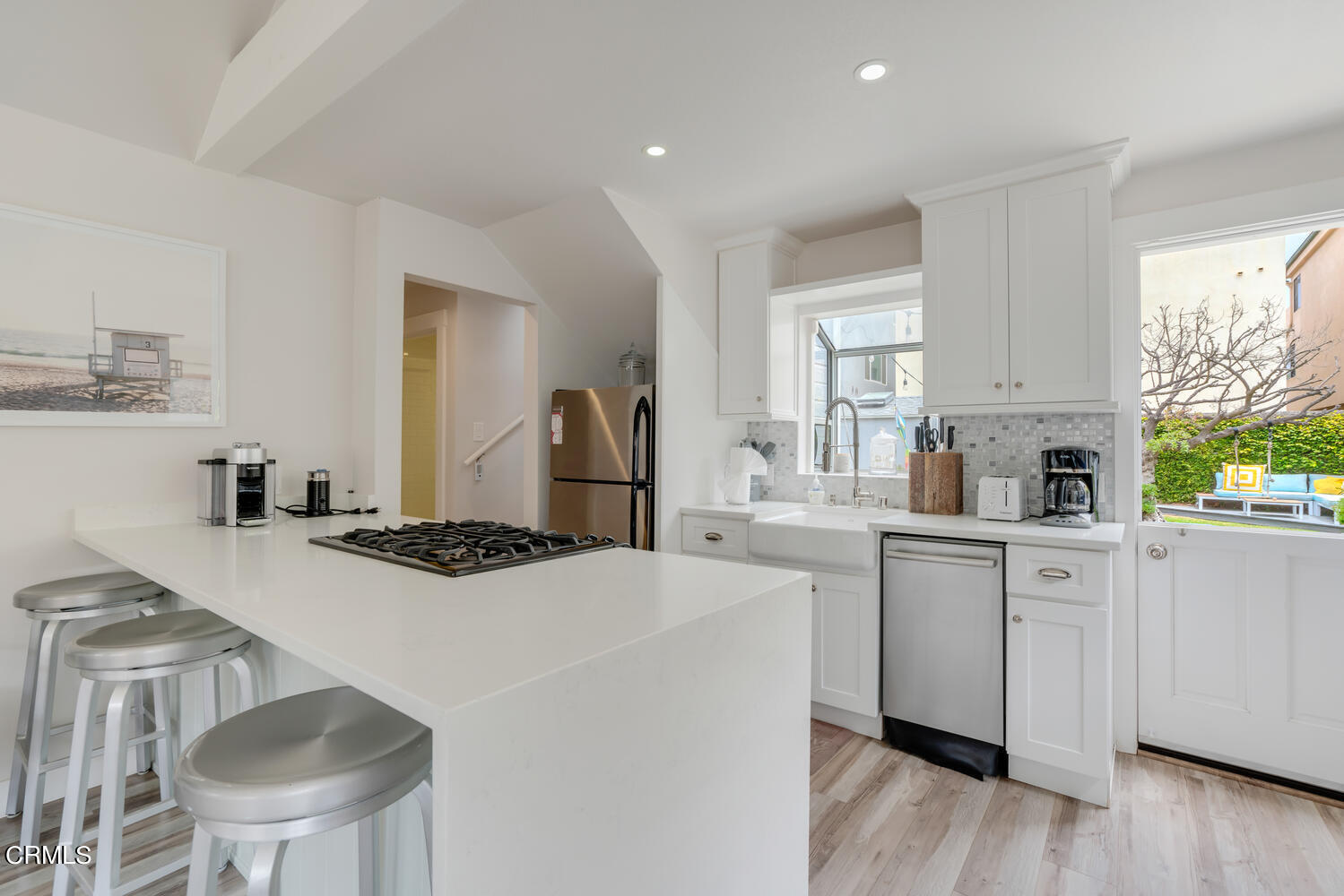 3534 Ocean Drive Oxnard, CA 93035 - Photo 14 of 47 3534 Ocean Dr Oxnard CA 93035-large-009-