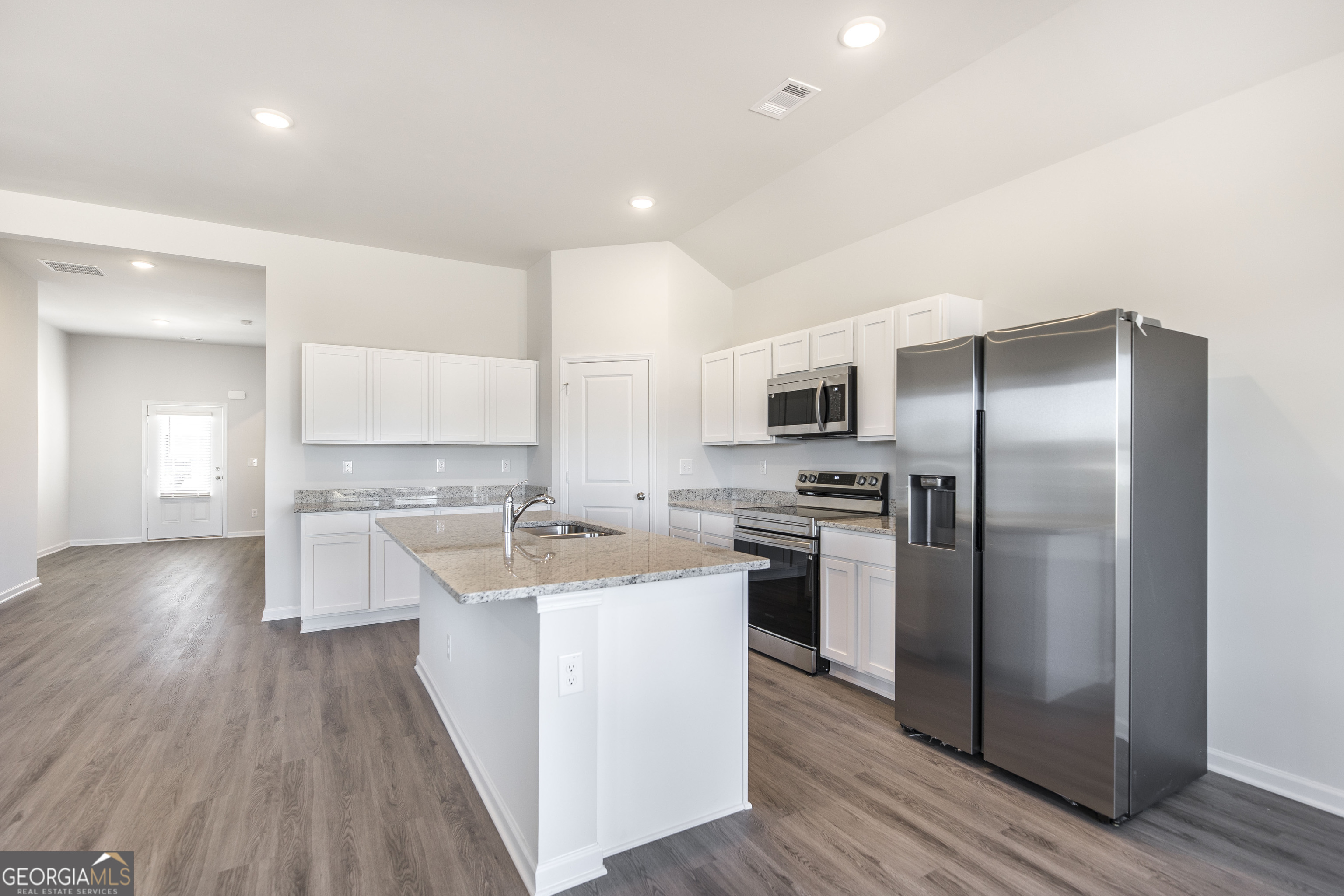 104 Monroe Court Byron, GA 31008 - Photo 4 of 27