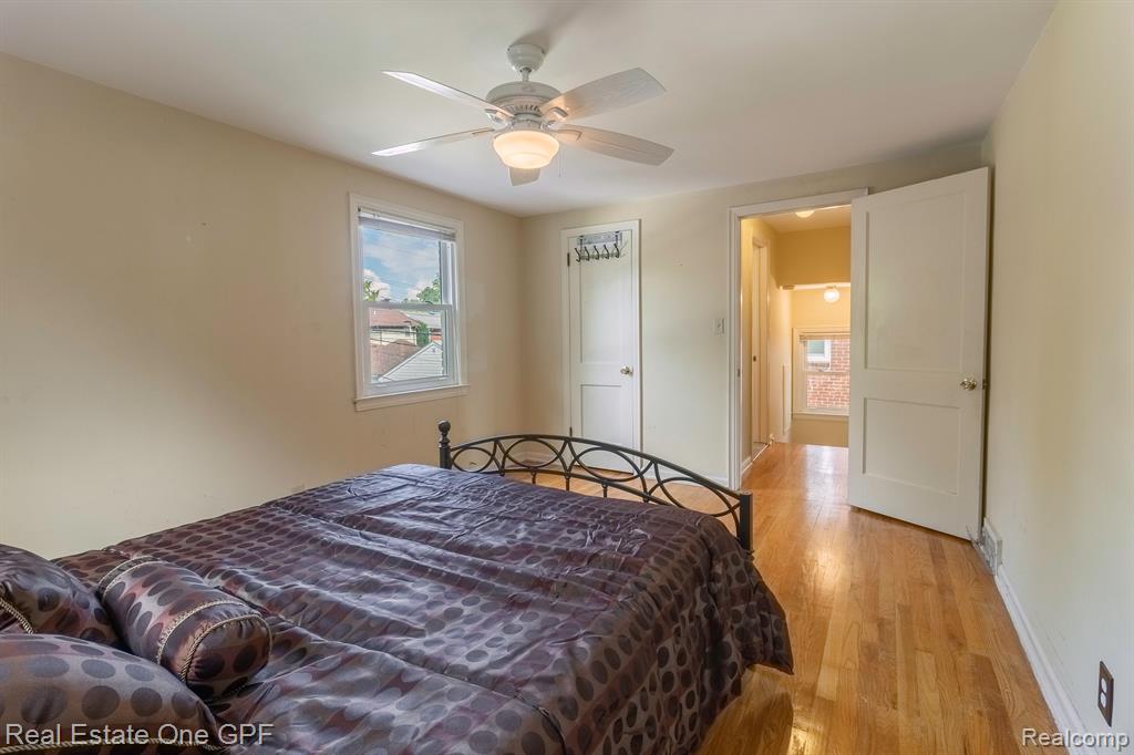 1638 Bournemouth Road Grosse Pointe Woods, MI 48236 - Photo 19 of 31