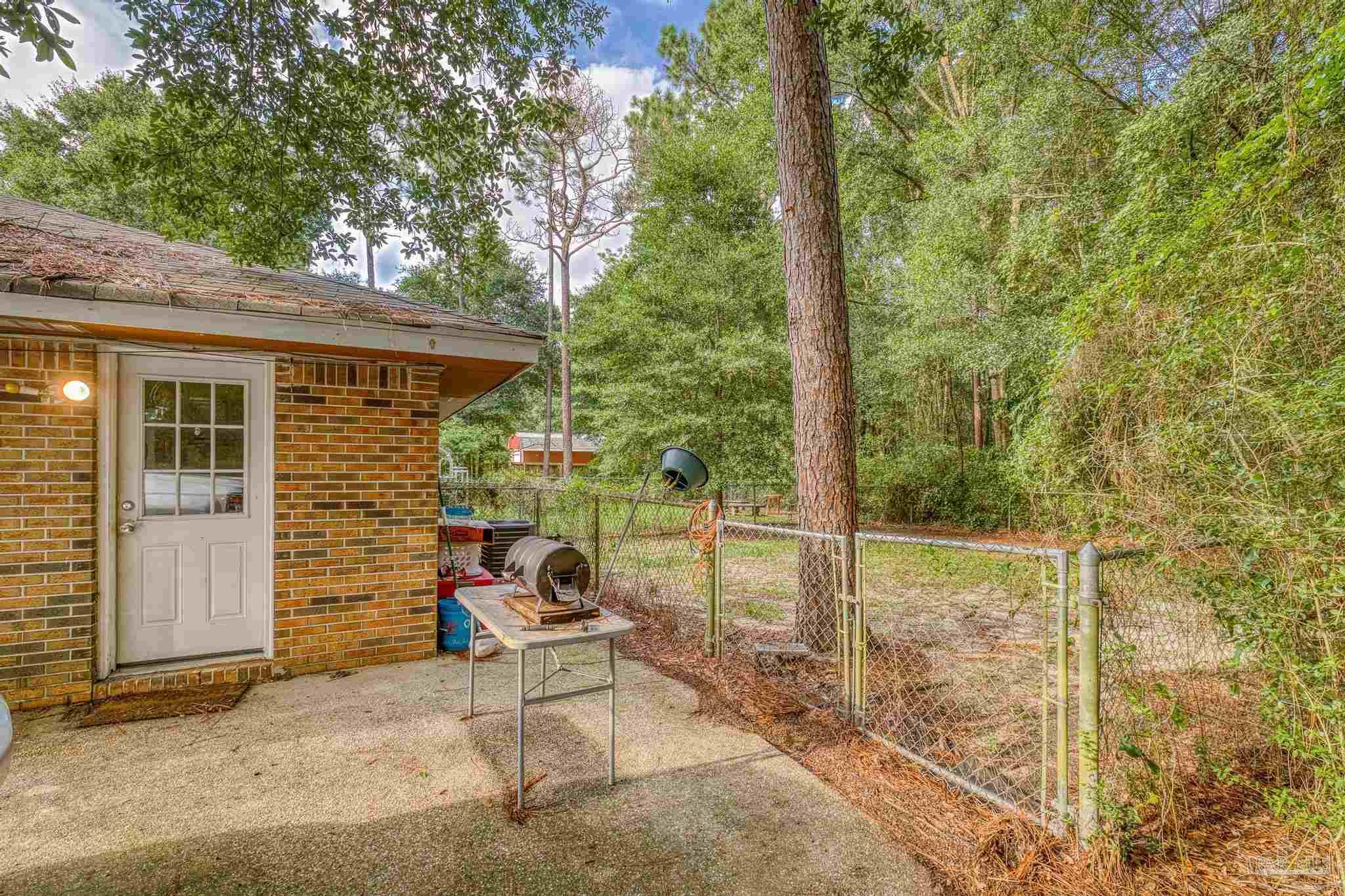 6836 Fast Gun Lane Milton, FL 32570 - Photo 33 of 34