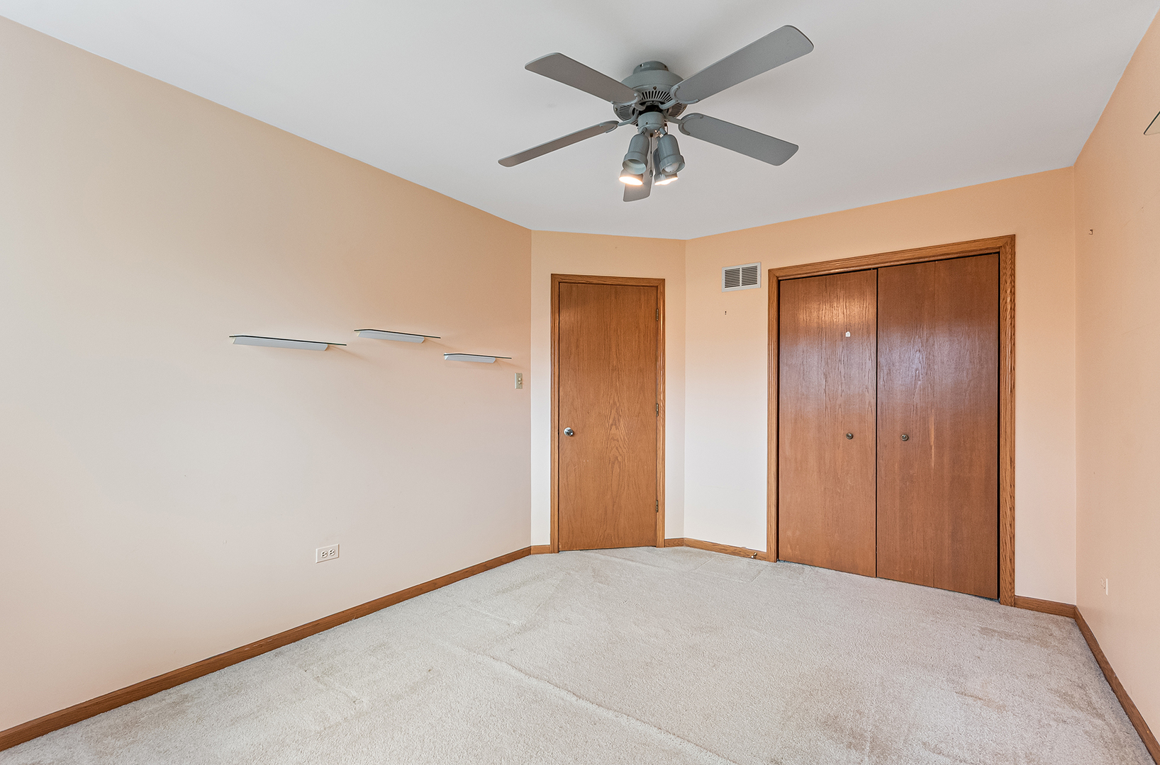 891 Young Street Lemont, IL 60439 - Photo 16 of 23