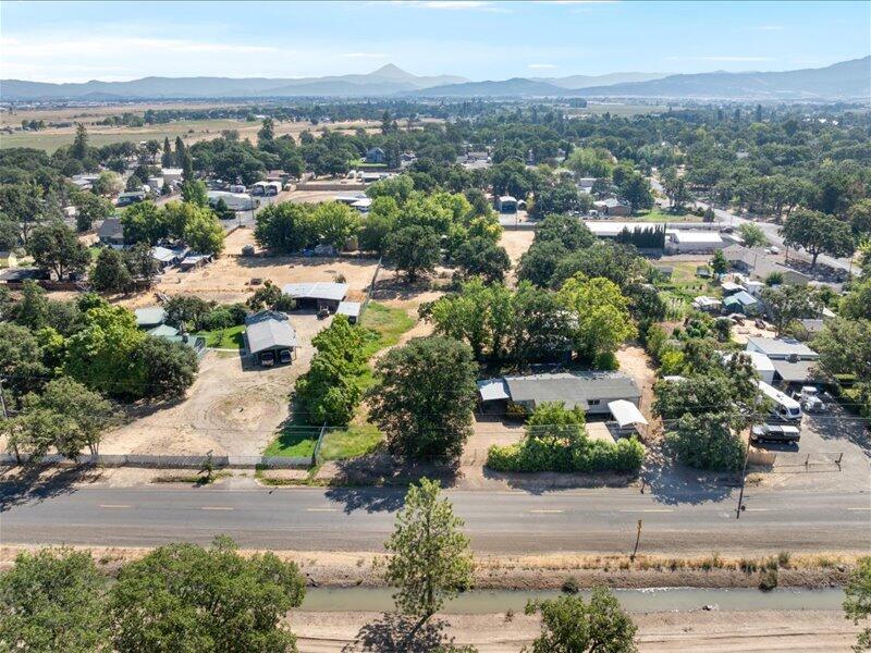 6554 Downing Road Central Point, OR 97502 - Photo 20 of 29 25-DJI_0345 (1)