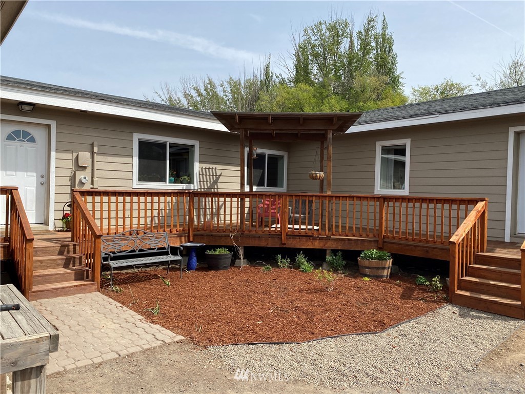 6296 Mae Valley Road Northeast Moses Lake, WA 98837 - Photo 1 of 28 Gallery Image 1