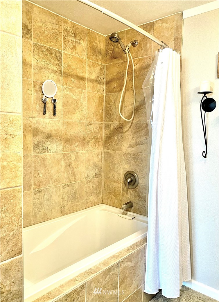6296 Mae Valley Road Northeast Moses Lake, WA 98837 - Photo 12 of 28 Gallery Image 12