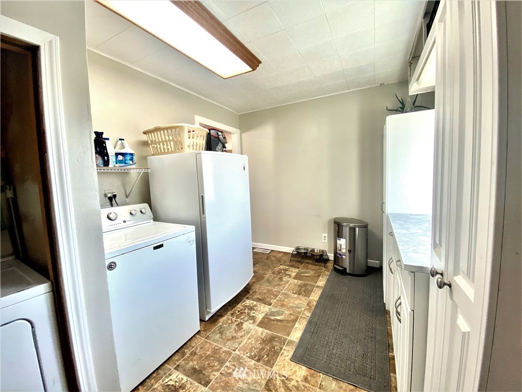 6296 Mae Valley Road Northeast Moses Lake, WA 98837 - Photo 13 of 28 Gallery Image 13