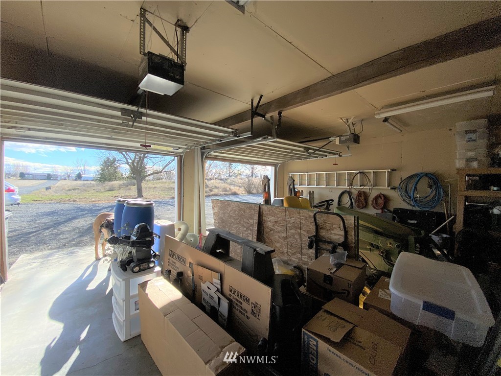 6296 Mae Valley Road Northeast Moses Lake, WA 98837 - Photo 15 of 28 Gallery Image 15