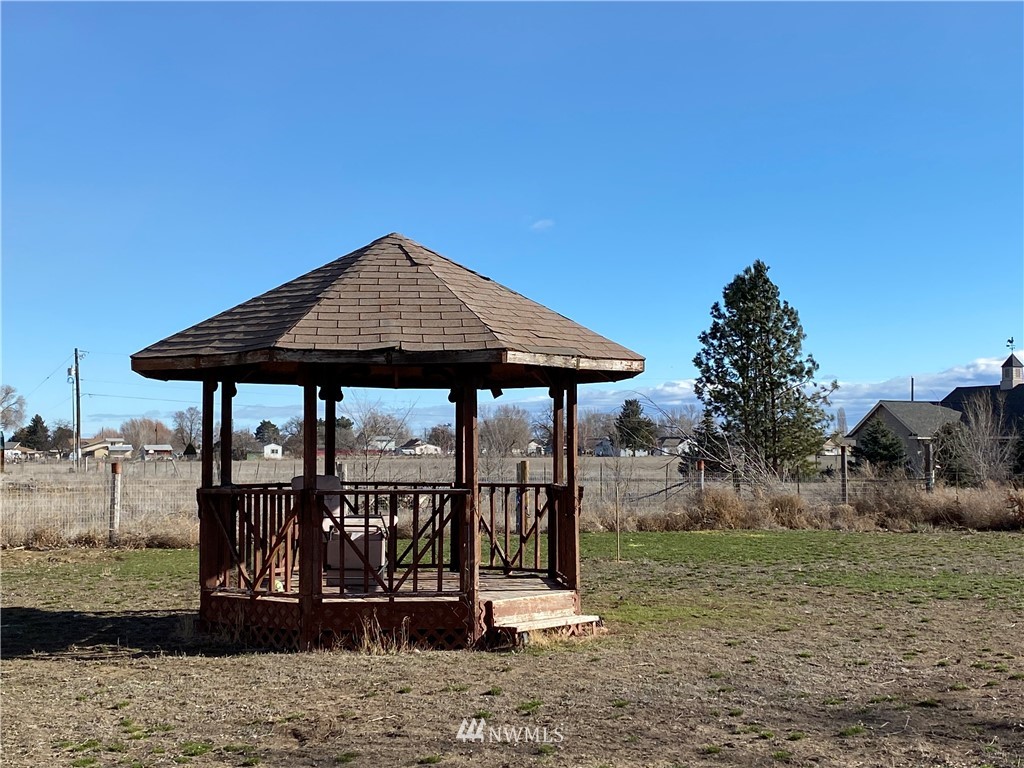 6296 Mae Valley Road Northeast Moses Lake, WA 98837 - Photo 16 of 28 Gallery Image 16