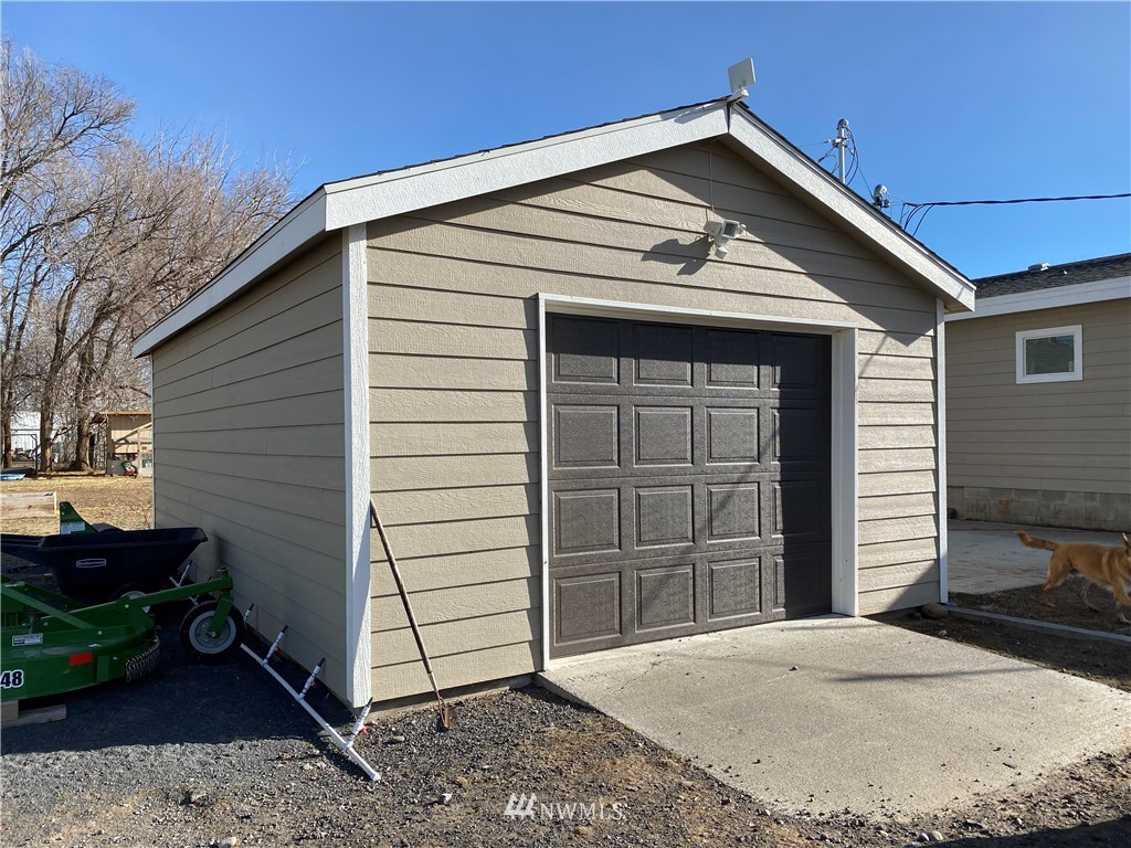 6296 Mae Valley Road Northeast Moses Lake, WA 98837 - Photo 17 of 28 Gallery Image 17