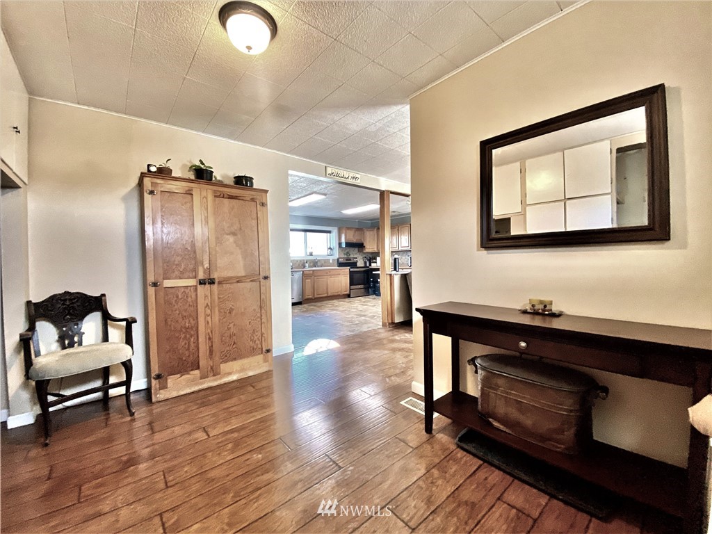 6296 Mae Valley Road Northeast Moses Lake, WA 98837 - Photo 3 of 28 Gallery Image 3