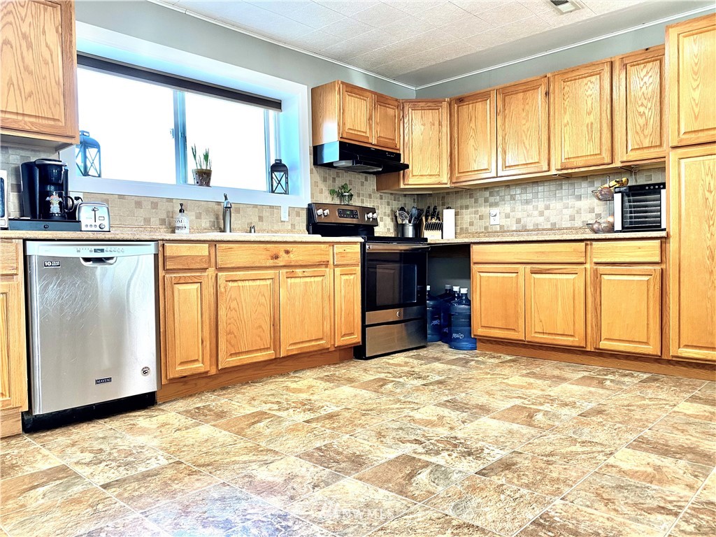 6296 Mae Valley Road Northeast Moses Lake, WA 98837 - Photo 6 of 28 Gallery Image 6