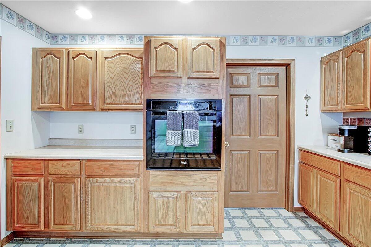 693 Lippincott Road Urbana, OH 43078 - Photo 14 of 50 14-IMG_4056_7_8
