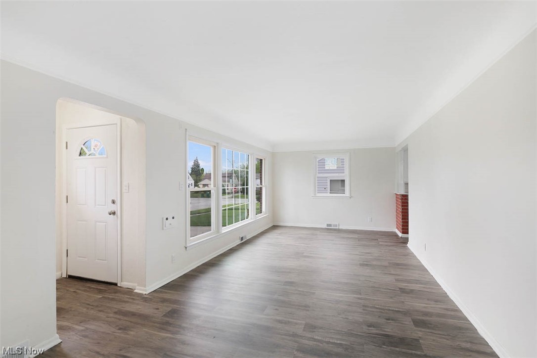 20621 Centuryway Road Maple Heights, OH 44137 - Photo 2 of 19 Gallery Image 2