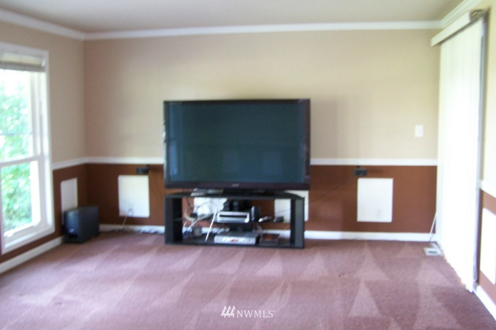 18020 Baldwin Road Bothell, WA 98012 - Photo 2 of 9
