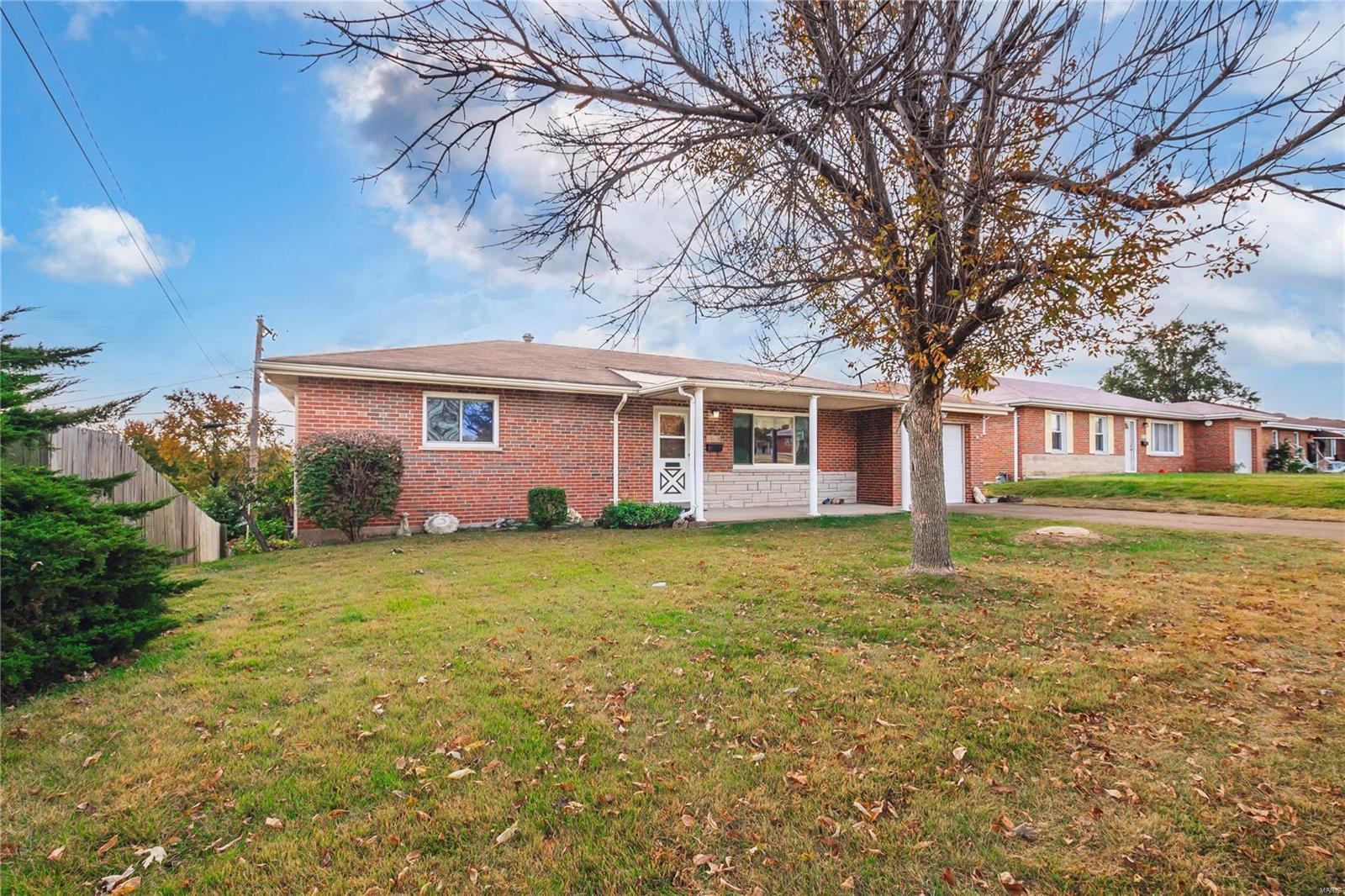 1618 Union Road St. Louis, MO 63125 - Photo 1 of 30 Gallery Image 1